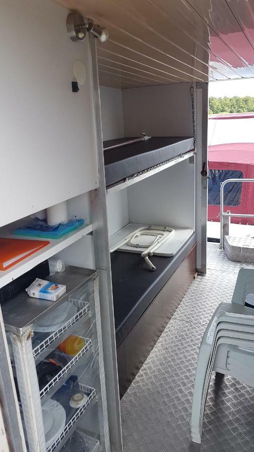 Hausboot Krakow Am See Forelle 1 Und 2 Bagian luar foto